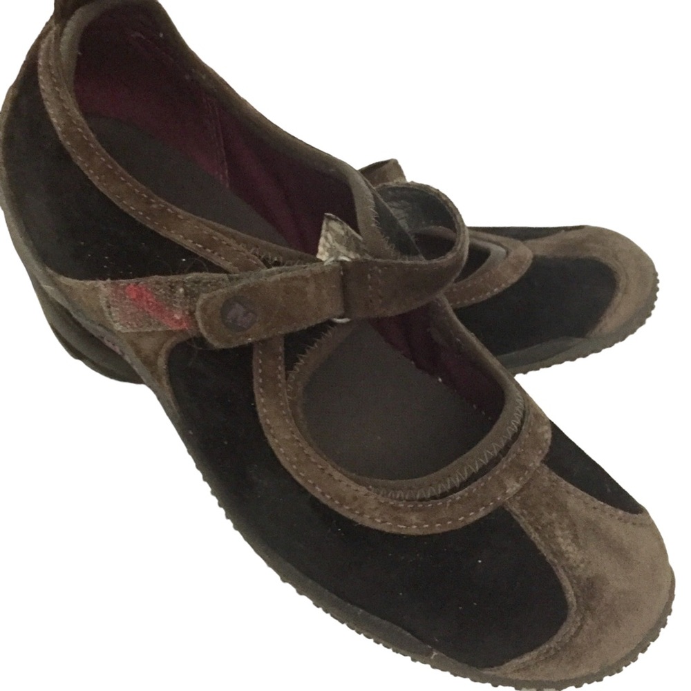 Merrell Suede Mary Jane Black and Brown Size 7.5 Great Condition
